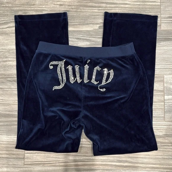 JUICY Velour Sweatpants - Picture 3 of 5